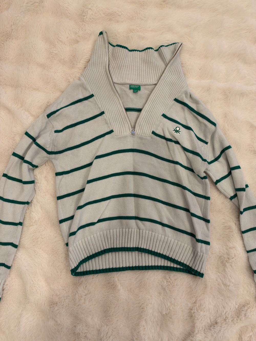 United Colors of Benetton Beige Sweater with Green Stripes and Half-Zip